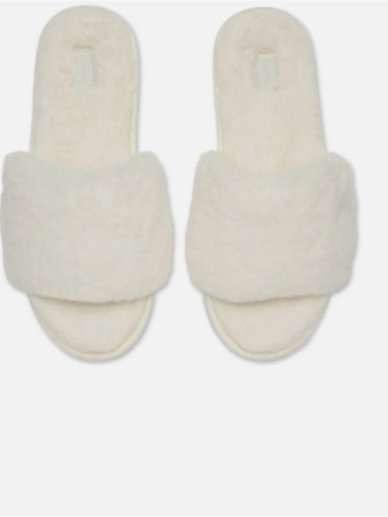 SKIMS Shoes - SKIMS Cream Plush Faux Fur Slide Slippers